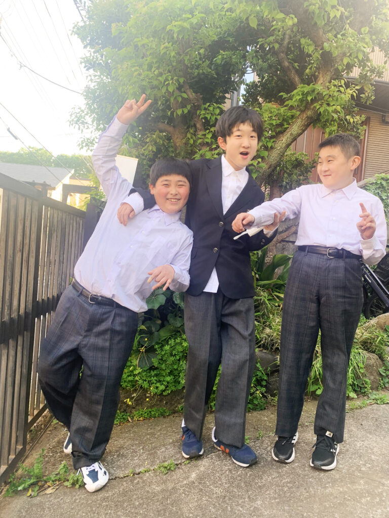 ある剛まきや